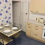 Entire Family Vacation . Wifi . Free Parking * Leeds (West Yorkshire)