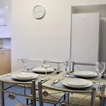 Apartment Entire Family Vacation . Wifi . Free Parking