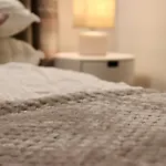 Apartment Entire Family Vacation . Wifi . Free Parking