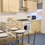 Apartment Entire Family Vacation . Wifi . Free Parking Leeds (West Yorkshire)