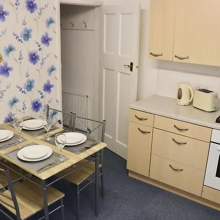 Entire Family Vacation . Wifi . Free Parking * Leeds (West Yorkshire)