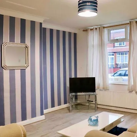 Appartement Entire Family Vacation . Wifi . Free Parking Leeds (West Yorkshire)