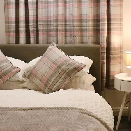 Entire Family Vacation . Wifi . Free Parking