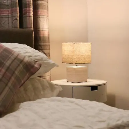 Entire Family Vacation . Wifi . Free Parking Apartamento *