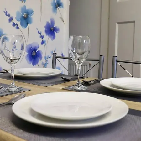 Apartamento Entire Family Vacation . Wifi . Free Parking *