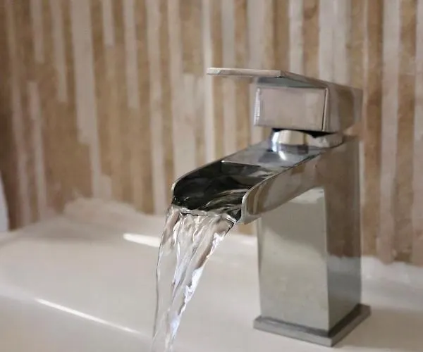 Entire Family Vacation . Wifi . Free Parking 公寓 *