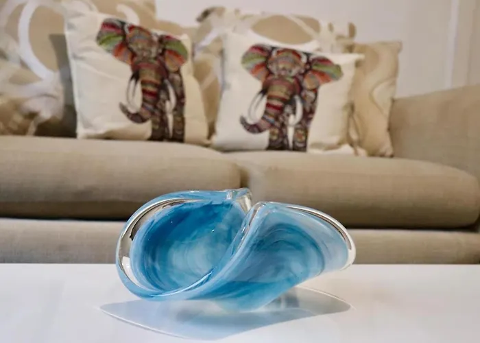 Entire Family Vacation . Wifi . Free Parking 公寓 *