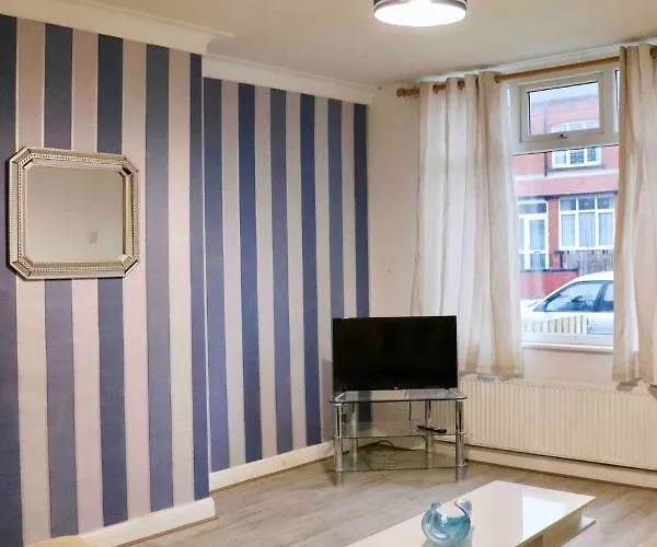 Appartement Entire Family Vacation . Wifi . Free Parking Leeds (West Yorkshire)